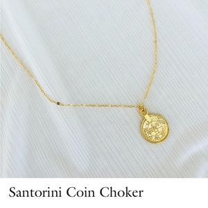 Cute gold chain with pendant!